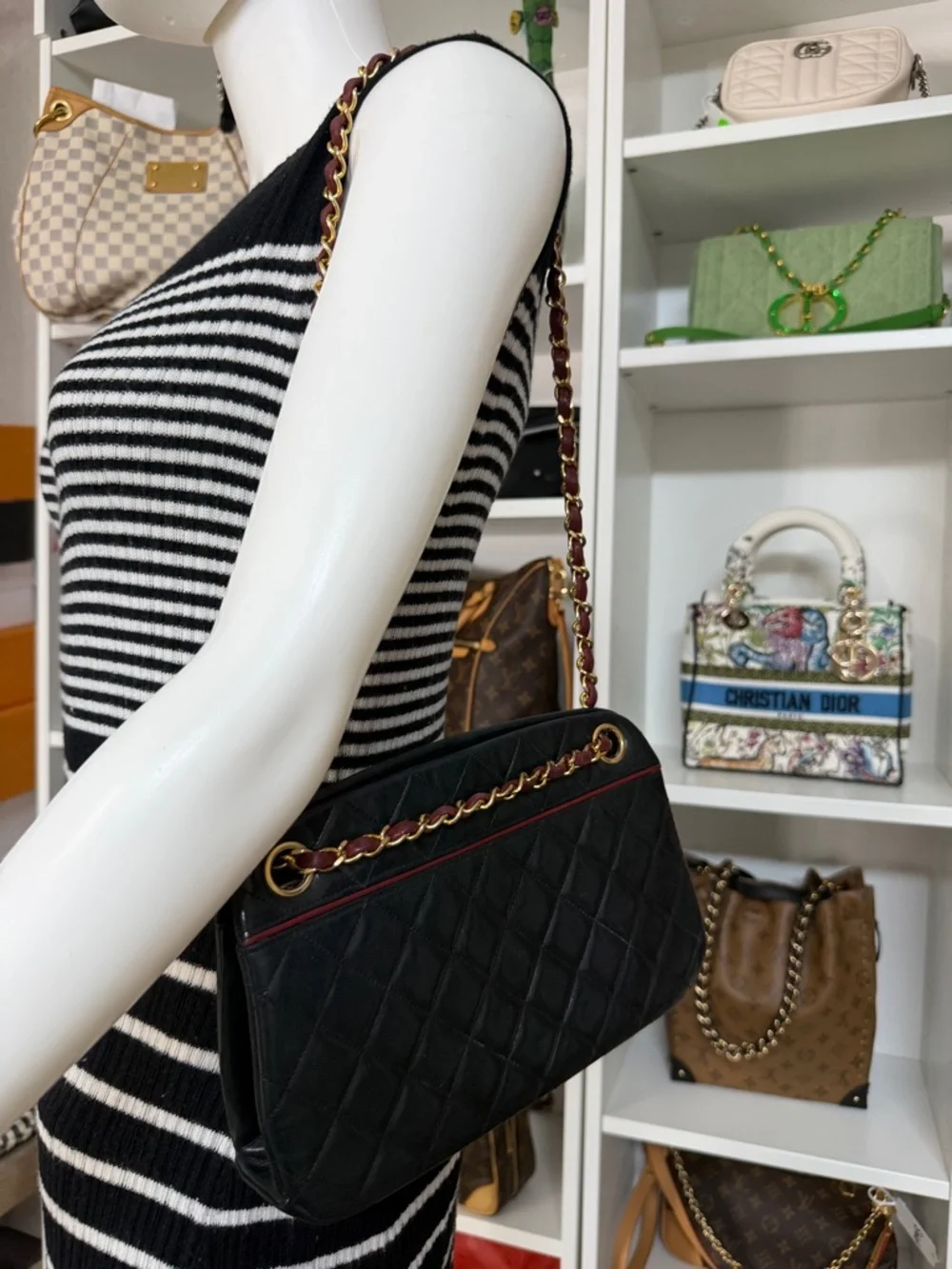 Chanel Vintage Calfksin Black Quilted Chain Kisslock Shoulder Bag